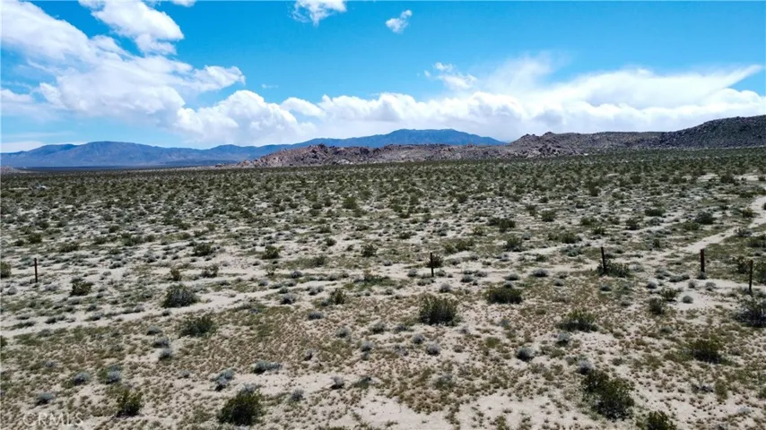 710 Buckeye Lane, Lucerne Valley, California 92356
