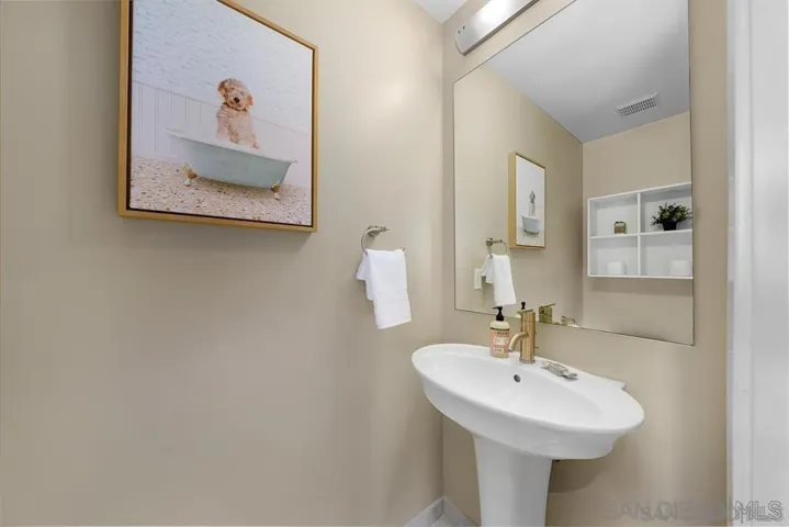 3740 Park Blvd 613, San Diego, California 92103