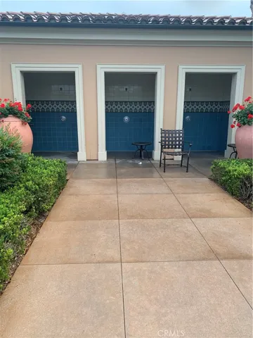 HOA Shower stalls