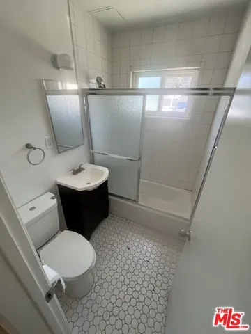 1963 17th Street 3, Santa Monica, California 90404