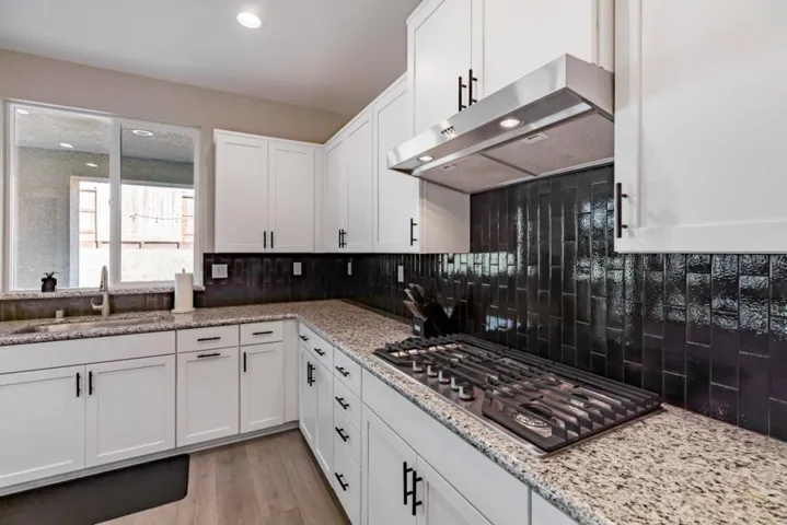 1087 Sunridge Drive, Hollister, California 95023