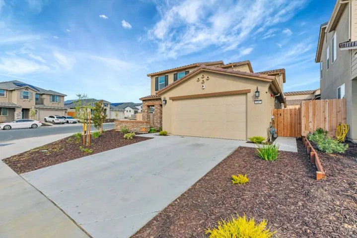 1087 Sunridge Drive, Hollister, California 95023