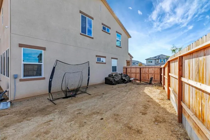 1087 Sunridge Drive, Hollister, California 95023