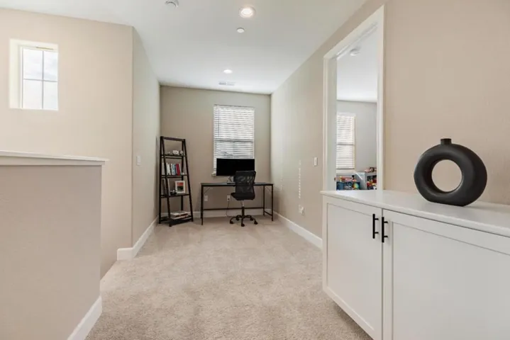 1087 Sunridge Drive, Hollister, California 95023