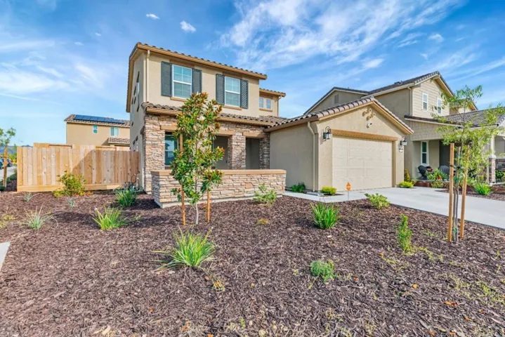 1087 Sunridge Drive, Hollister, California 95023
