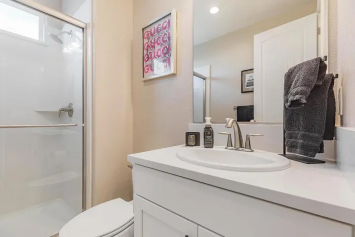 1087 Sunridge Drive, Hollister, California 95023