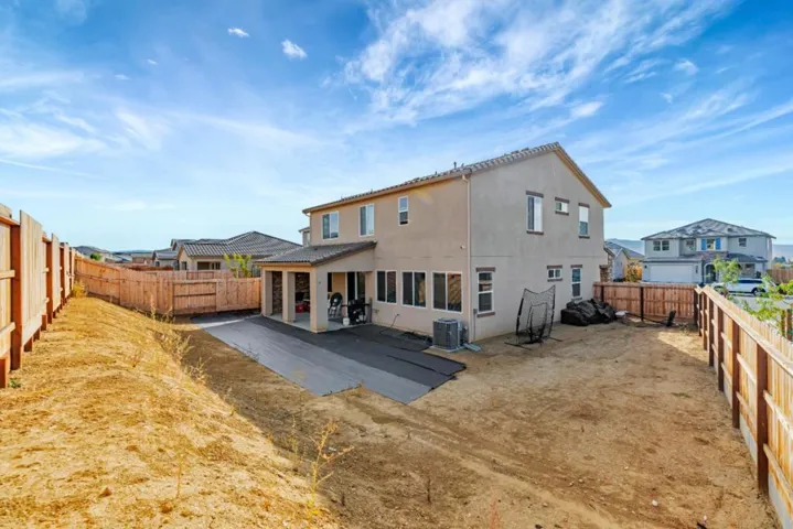 1087 Sunridge Drive, Hollister, California 95023