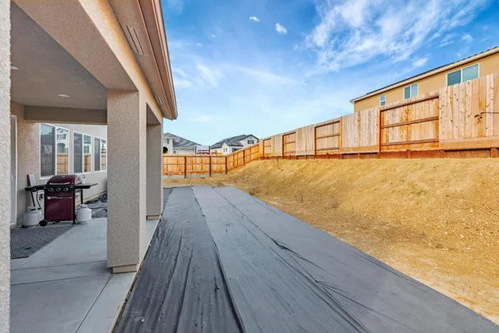 1087 Sunridge Drive, Hollister, California 95023
