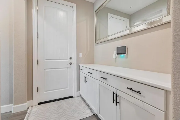 1087 Sunridge Drive, Hollister, California 95023