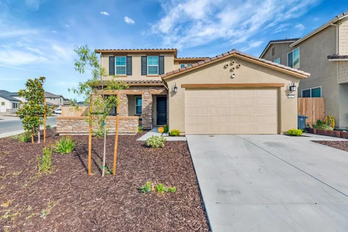 1087 Sunridge Drive, Hollister, California 95023