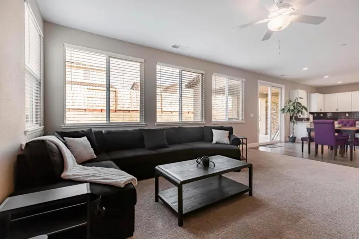 1087 Sunridge Drive, Hollister, California 95023