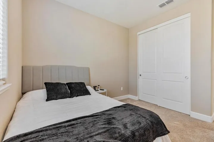 1087 Sunridge Drive, Hollister, California 95023