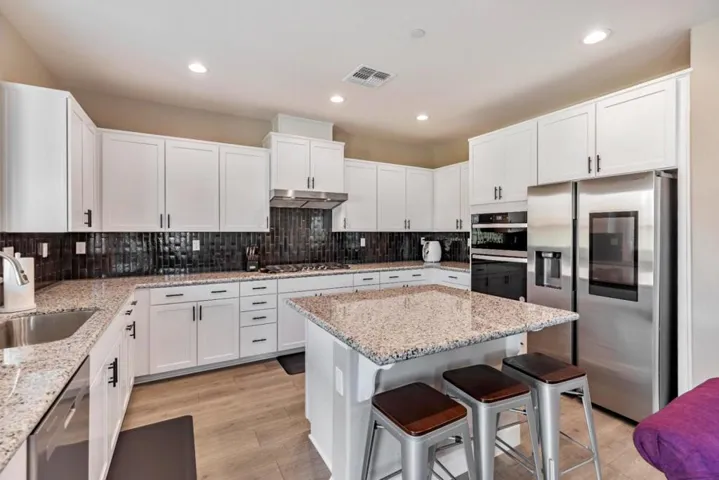 1087 Sunridge Drive, Hollister, California 95023