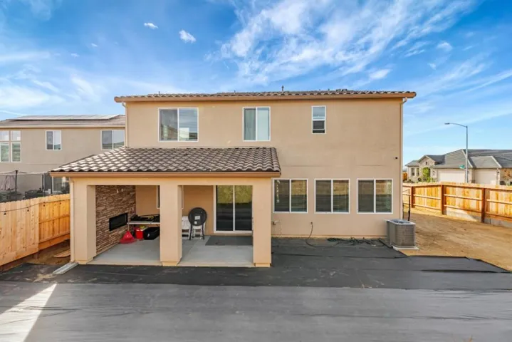 1087 Sunridge Drive, Hollister, California 95023