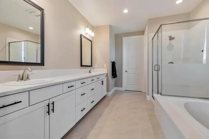 1087 Sunridge Drive, Hollister, California 95023