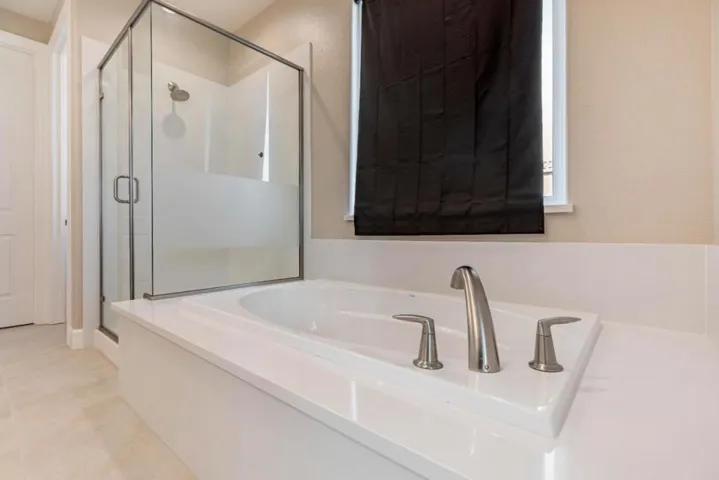 1087 Sunridge Drive, Hollister, California 95023
