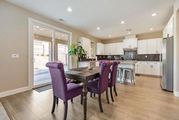 1087 Sunridge Drive, Hollister, California 95023