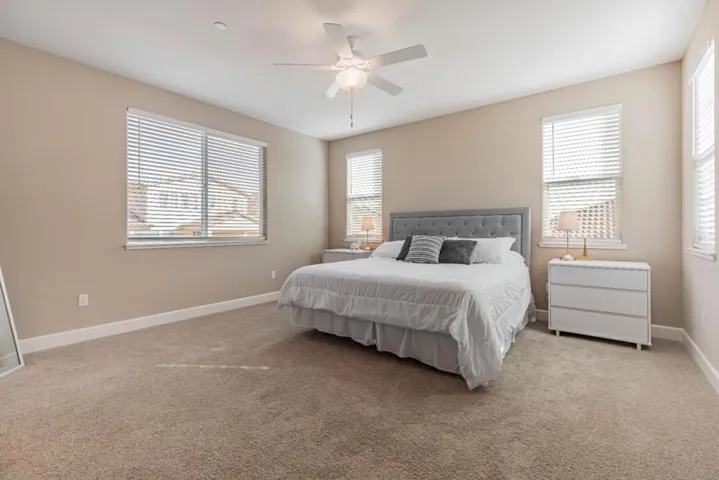 1087 Sunridge Drive, Hollister, California 95023