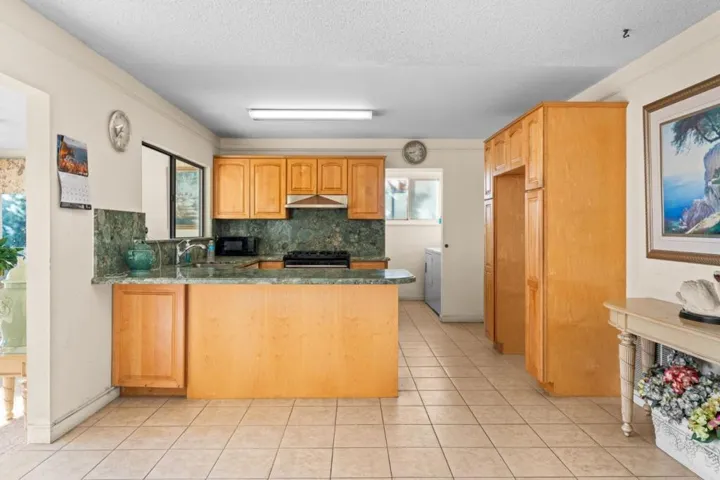 370 Coral Ridge Drive, Pacifica, California 94044