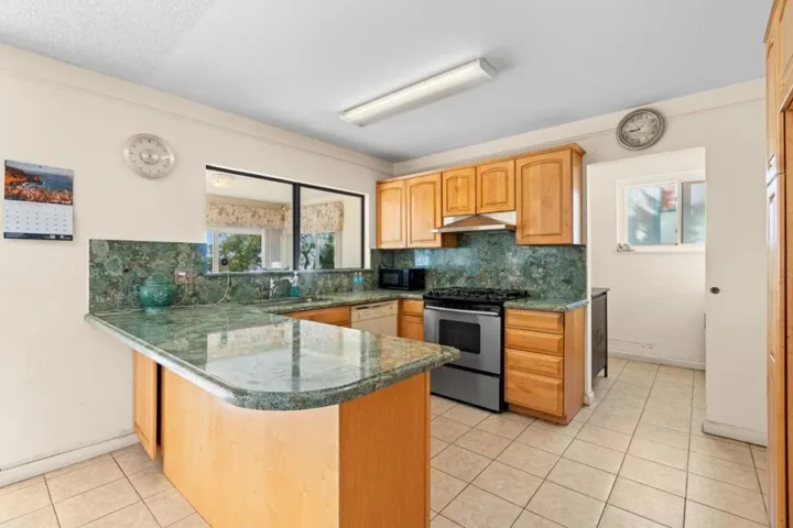 370 Coral Ridge Drive, Pacifica, California 94044
