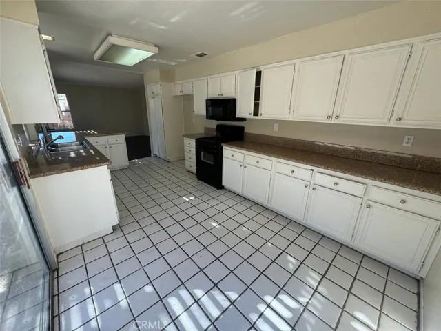 10572 Pepper Ridge Lane, Moreno Valley, California 92557