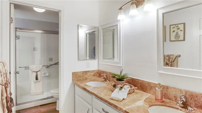 Primary suite bathrooms