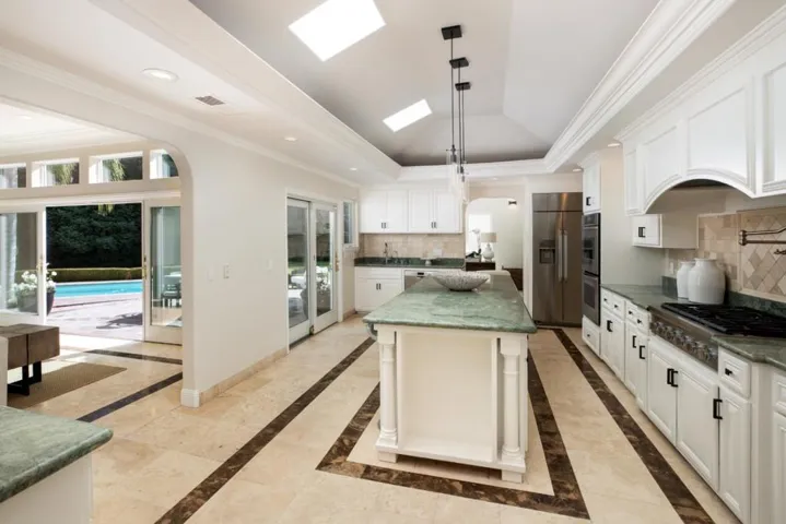 12264 Tepa Way, Los Altos Hills, California 94022