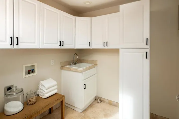 12264 Tepa Way, Los Altos Hills, California 94022