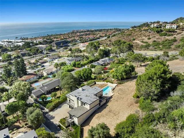 Amazing location with ocean views