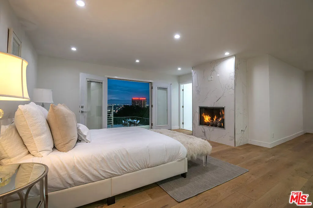 3701 Multiview Drive, Los Angeles, California 90068 home-pic-12