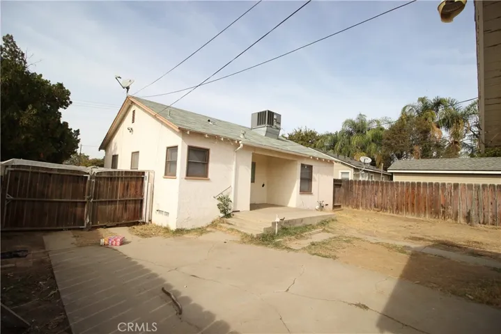 1602 Hurrle Street, Bakersfield, California 93308