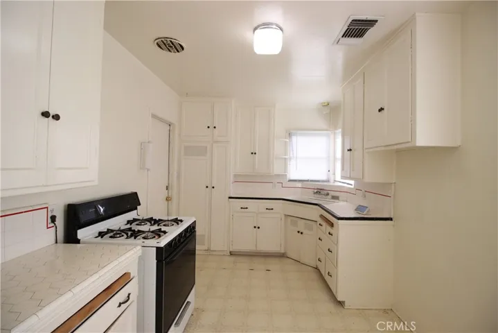 1602 Hurrle Street, Bakersfield, California 93308