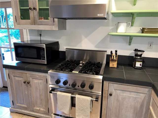 2279 Pineridge Drive, Cambria, California 93428