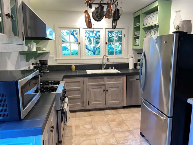 2279 Pineridge Drive, Cambria, California 93428