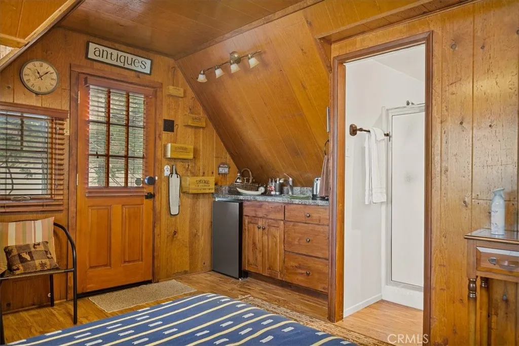 226 Holiday Drive, Lake Arrowhead, California 92352 home-pic-36