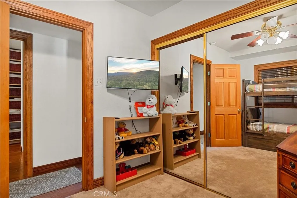 226 Holiday Drive, Lake Arrowhead, California 92352 home-pic-21