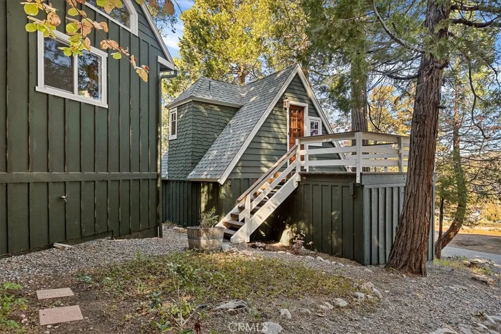 226 Holiday Drive, Lake Arrowhead, California 92352 home-pic-32