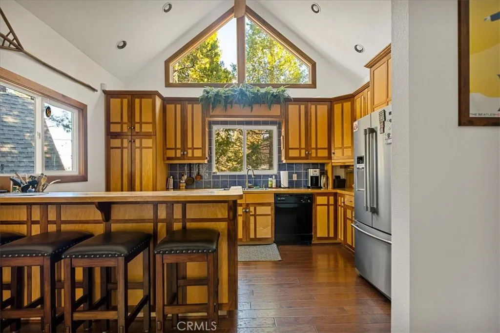 226 Holiday Drive, Lake Arrowhead, California 92352 home-pic-15