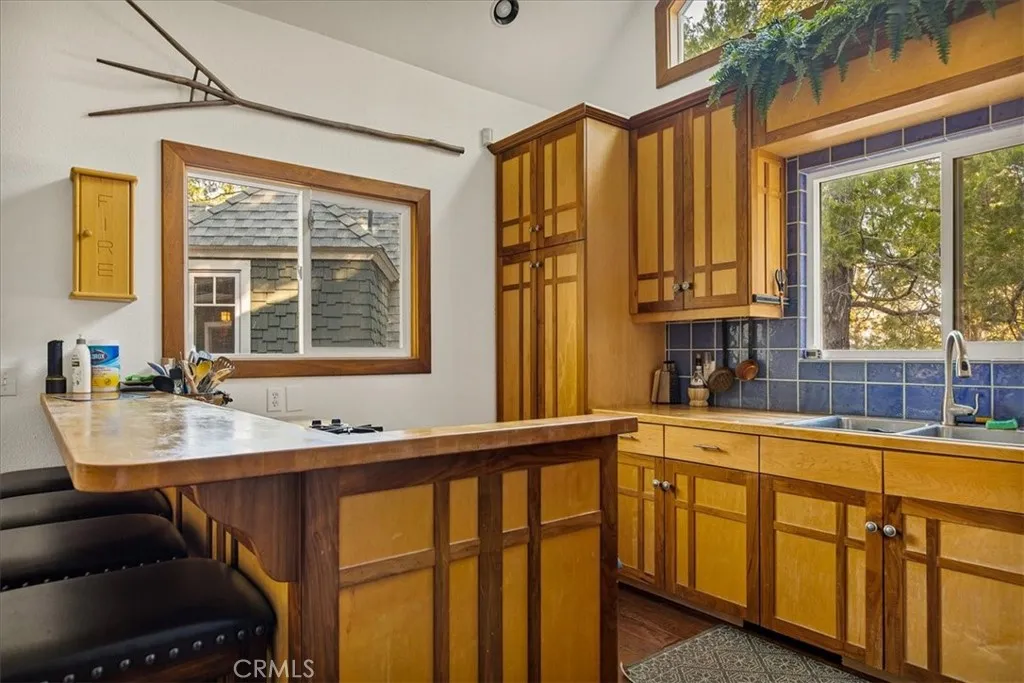 226 Holiday Drive, Lake Arrowhead, California 92352 home-pic-16