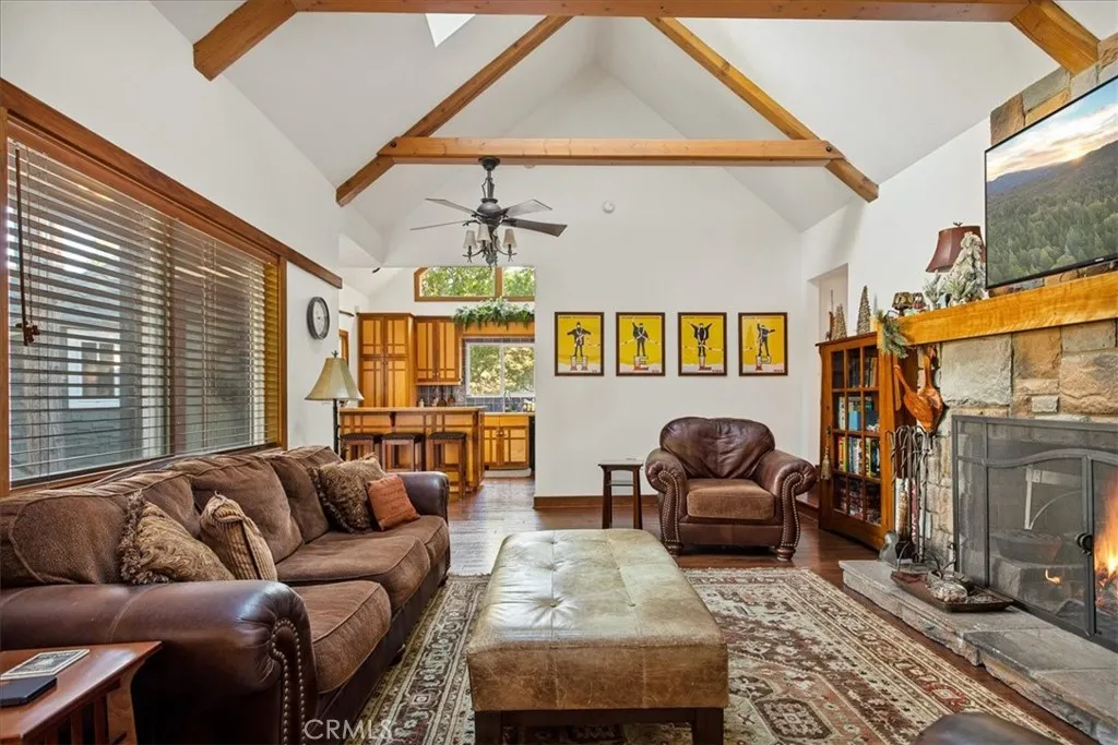 226 Holiday Drive, Lake Arrowhead, California 92352 home-pic-10