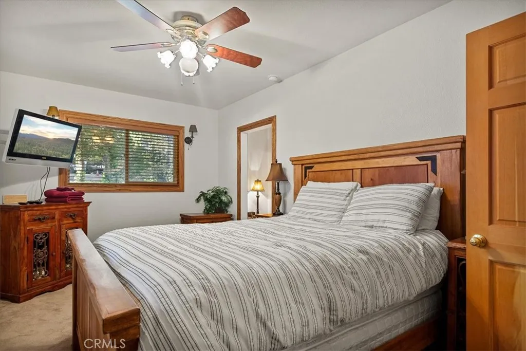 226 Holiday Drive, Lake Arrowhead, California 92352 home-pic-24