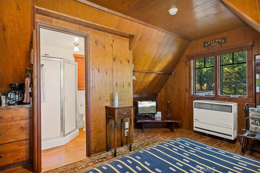 226 Holiday Drive, Lake Arrowhead, California 92352 home-pic-37
