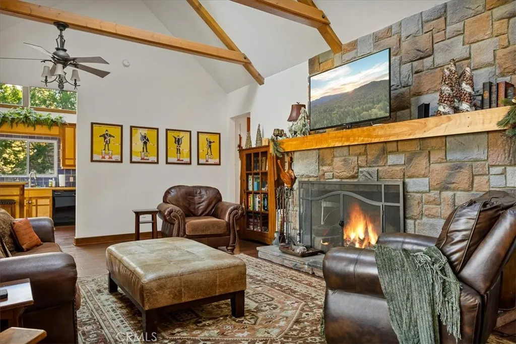 226 Holiday Drive, Lake Arrowhead, California 92352 home-pic-12
