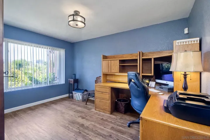 bedroom 4, used as an office, does have closet