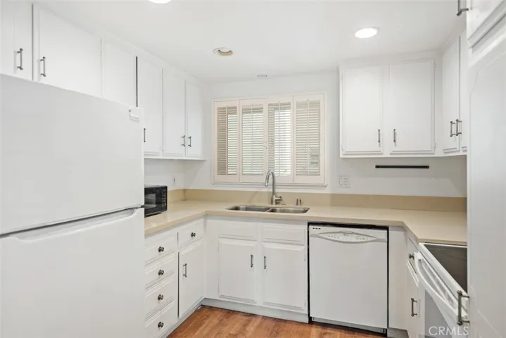 2393 Via Mariposa West 3c, Laguna Woods, California 92637