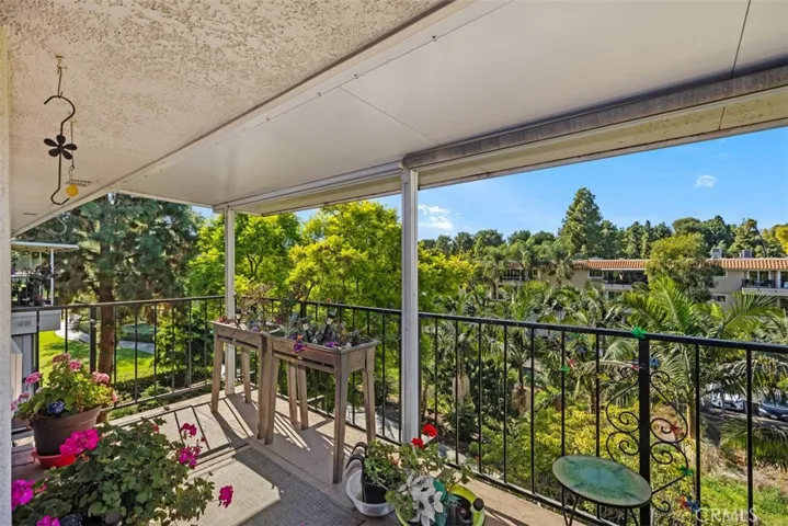 2393 Via Mariposa West 3c, Laguna Woods, California 92637