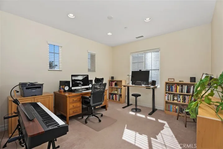 upstairs bonus room could be a 4th bedroom.