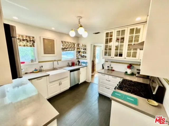 9317 Kincardine Avenue, Los Angeles, California 90034