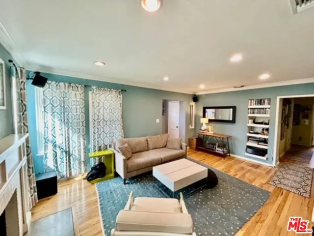 9317 Kincardine Avenue, Los Angeles, California 90034