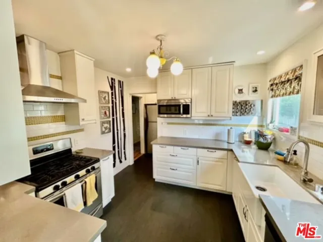 9317 Kincardine Avenue, Los Angeles, California 90034